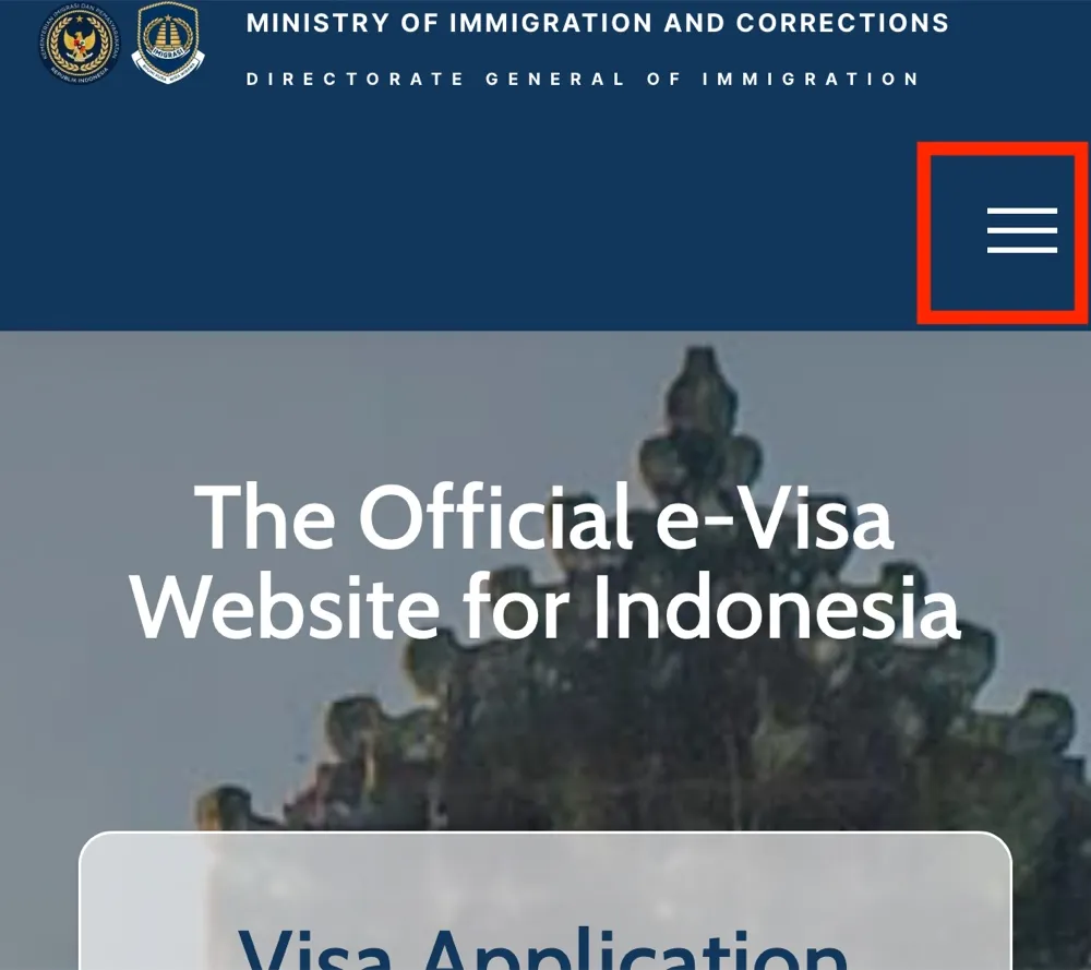 インドネシアのe-Visa公式サイトの最初の画面。右上の3本線を赤枠で示している